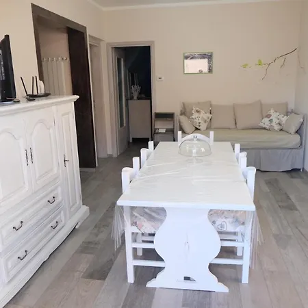 Apartment Eden
